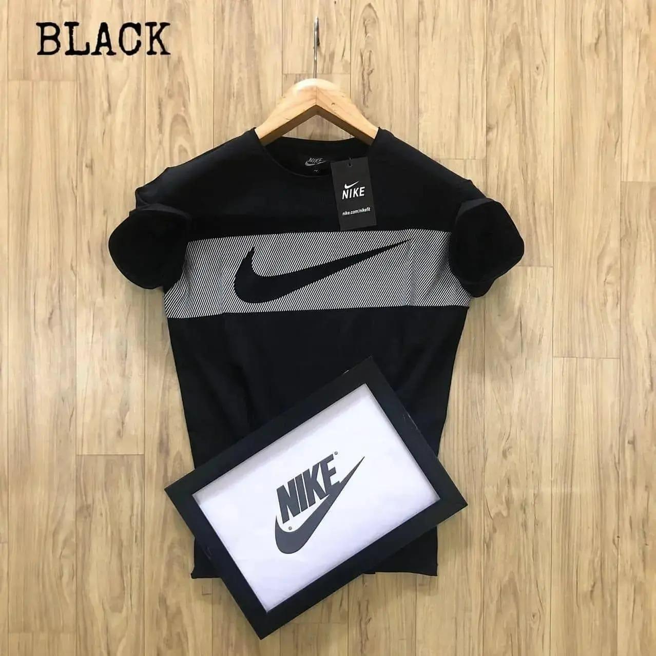 NIKE Men's Round T-Shirt